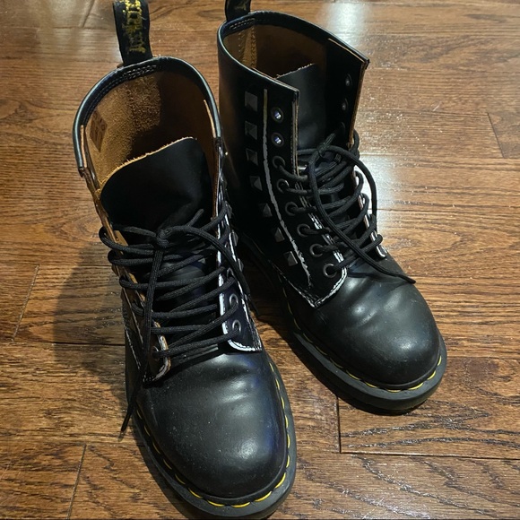 Studded docs - Picture 2 of 4